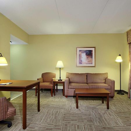 Hampton Inn & Suites Madisonville Exterior foto