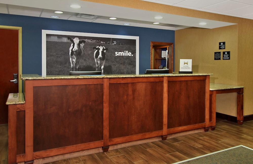 Hampton Inn & Suites Madisonville Exterior foto