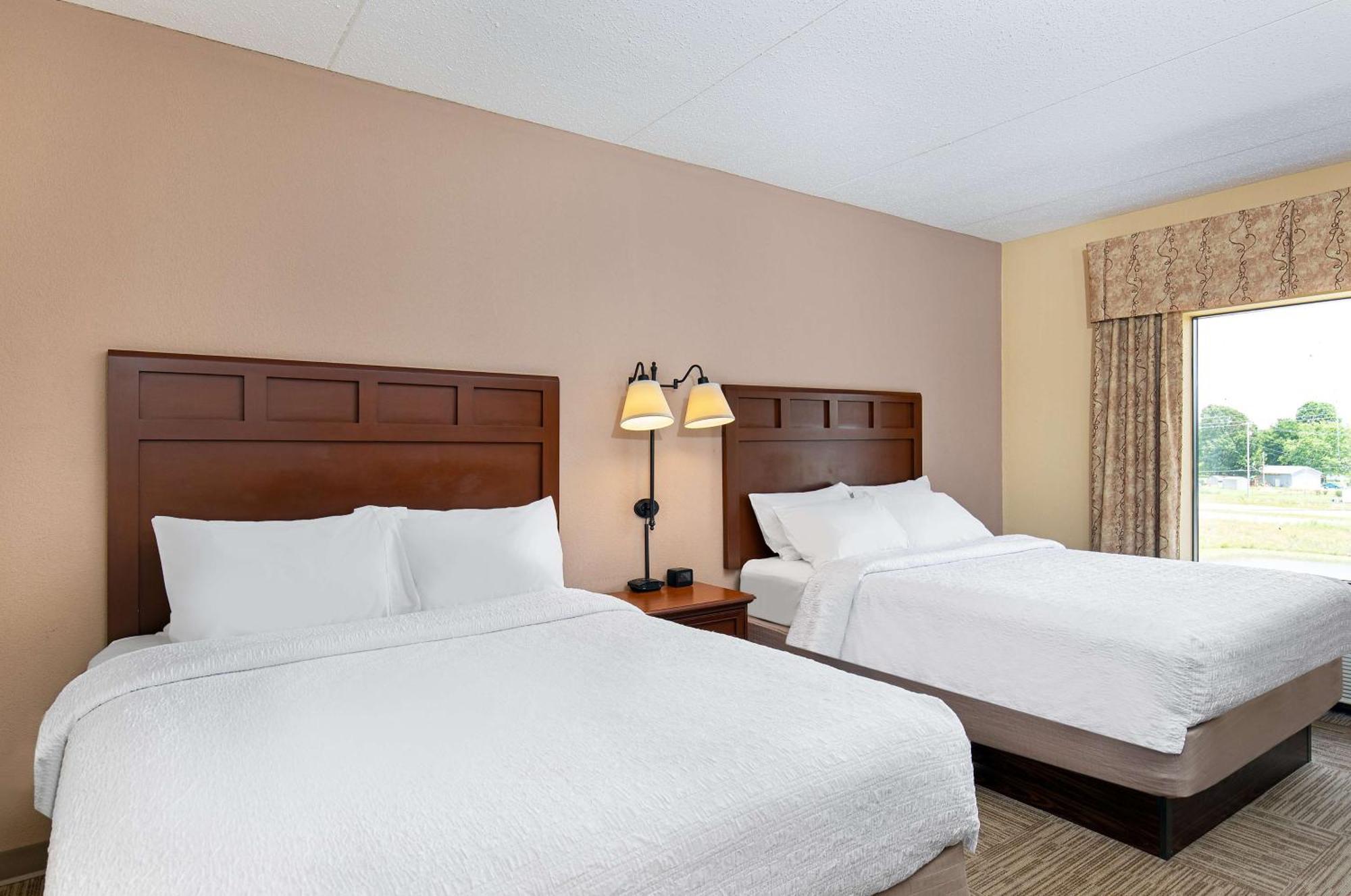 Hampton Inn & Suites Madisonville Exterior foto